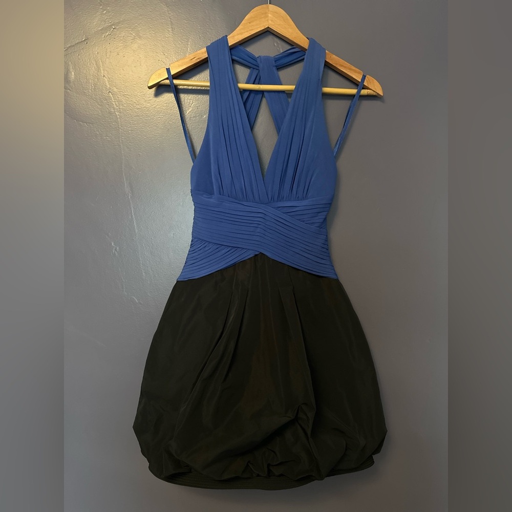 BCBGMAXAZRIA Open Back Bubble Hem Y2K Mini Cocktail Party Dress EUC Size XSmall